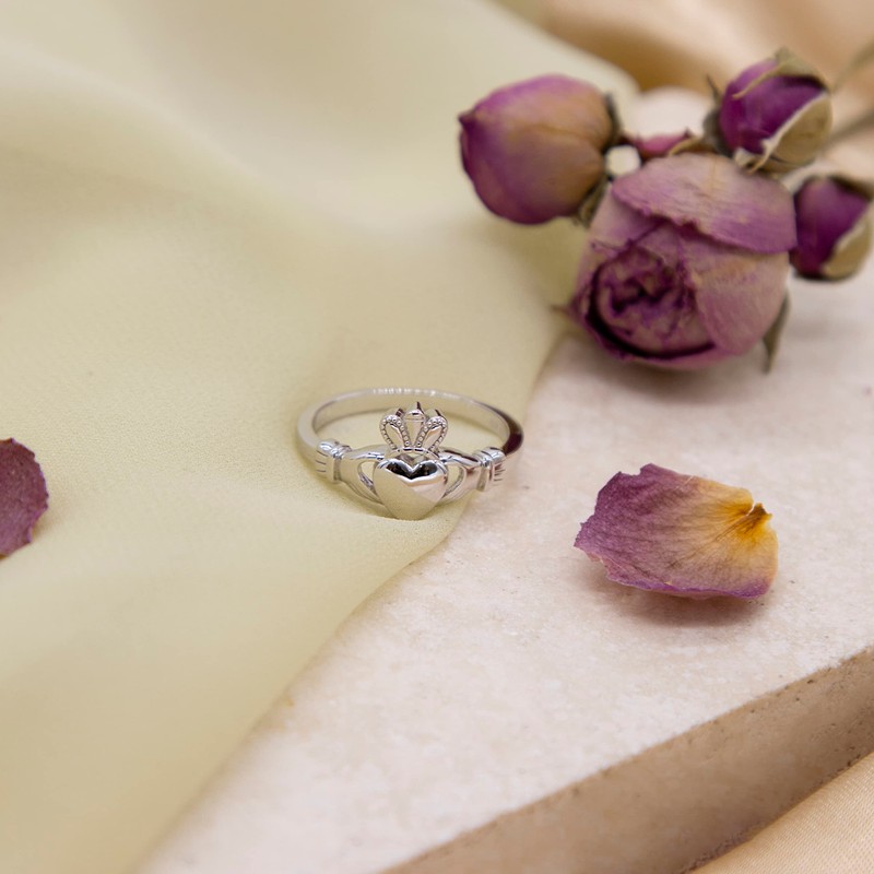 Tuscany Silver Sterling Silver Rhodium Plated Medium Claddagh Ring, Rhodium-plated