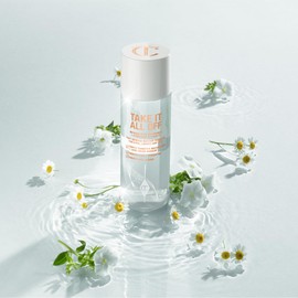 Charlotte Tilbury Take It All Off Makeup Remover - Bi-Phase Cleansing Oil Makeup Remover Enriched with Soothing Camomile to Condition Lashes & Lips - Removes Waterproof Formulas (30ml)