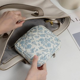 RSRSLEII Small Quilted Cosmetic Pouch for Purse, Mini Cotton Makeup Bag with Compartments, Cute Zipper Lipstick Holder for Women (07LightBlue Flower)