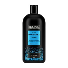 TRESemmé Moisture Rich Luxurious Moisture Shampoo, 900ml