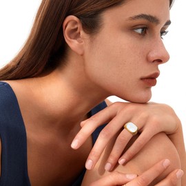 YeGieonr Shell Gold Signet Rings for Women, Non-Tarnish Stainless Steel Rings with 18K Gold Plated, Chunky Statement Thumb Ring for Women, Girls