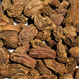 Cardamom Pods Whole, Black/Brown in a (0.8 lb [ 12.8 oz ] ) Container - KOSHER