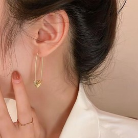 Heart Safety Pin Earrings Paper Clip Earrings for Women Dainty Paperclip Huggie Hoop Earrings Gold Plated Safety Pin Jewelry for Teen Girls(gold)