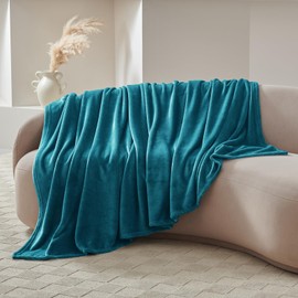 CozyLux Cuddly Fluffy Blanket Sofa 130 x 150 cm for 4 Seasons - Soft/Warm/Lightweight Sofa Blanket Couch Blanket for Sofa/Couch/Bed, Flannel Fleece Blanket 150 x 130 cm Turquoise