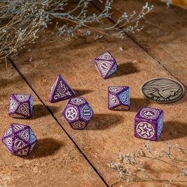Q-Workshop WYE1B - The Witcher Dice Set: Yennefer - Lilac and Gooseberries (7), 295.0 x 295.0 x 85.0 mm