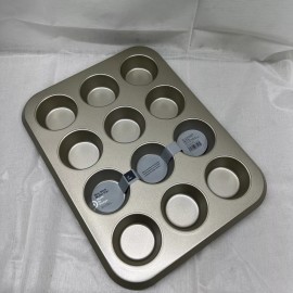 Made by design 12 cup Muffin pan Gold wrap resistant textured Steel Made By Design