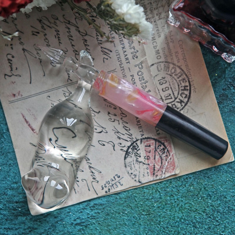 SeventyTwo Kitten Style Glass Pen Support, Decorative Pen Rest for