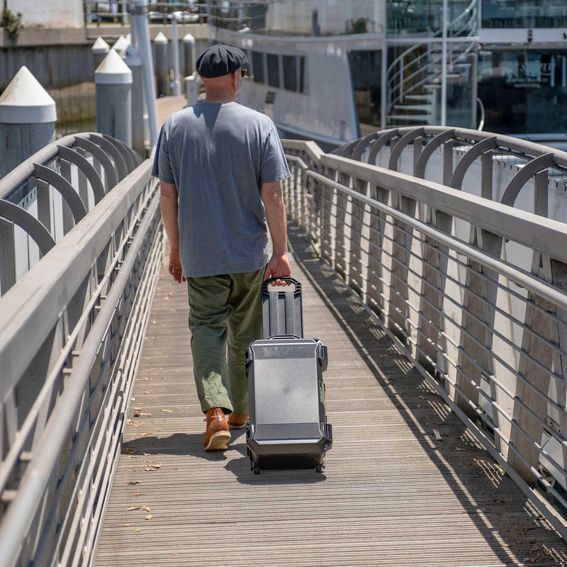 Pelican Vault - v525 Hard Case with Foam for Camera,