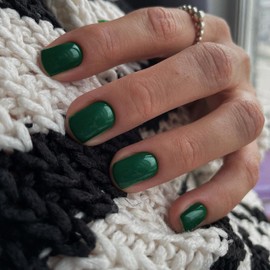 KXAMELIE Short Fake Nails - Green Press Ons, 24PCS Round Soft Gel Nails for Girls, Daily Wear and Work