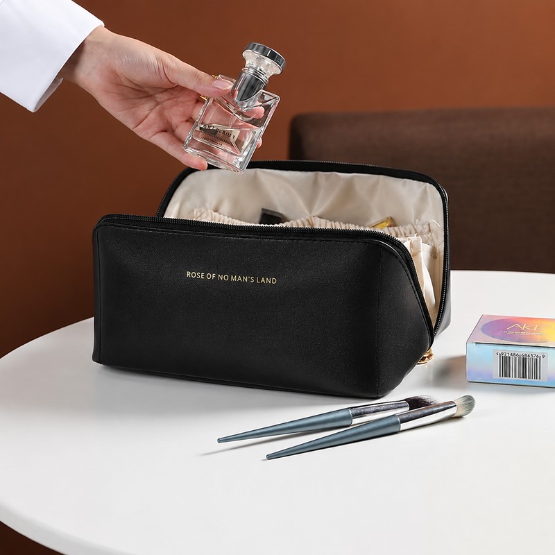 Women's Large-Capacity Portable Makeup Bag