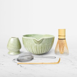 MYCHA TEA Premium 5pcs Japanese Matcha Whisk Set – Includes 500 ml Matcha Bowl with Spout, Bamboo Chasen Whisk, Whisk Holder, Sieve and Scoop – Elegant Mottled Green Glaze with Vertical Pattern