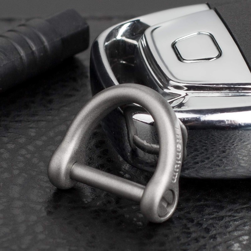 TISUR Key Ring Titanium D-Ring Key Car Motorcycle Keychain Cute