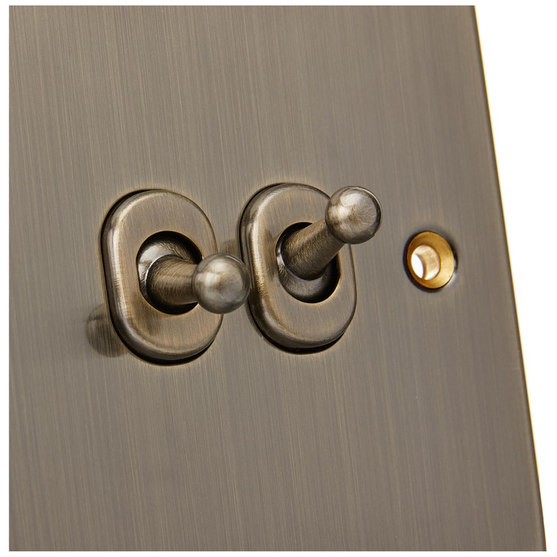 Knightsbridge CSTOG4AB 10AX 4G 2 Way Toggle Switch - Square