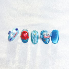 [Premium handmade embossed nails] Fish and octopus - short oval / [프리미엄 수제 엠보 네일] 물고기와 문어 - 숏오발