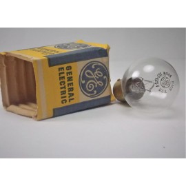 GE BMG/BMH 100W 120V. Projection light Bulb.  Double Contact.  New Old Stock