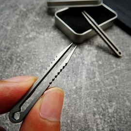 Portable Titanium Alloy Tweezer, Lightweight & Compact Tweezer with Precision Grip, Hand Tool for Outdoor Survival & Travel