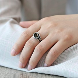 HZMAN Stainless Steel Celtic Knot Ring for Men Women Retro Irish riquetra Trinity Knot Ring (Gold,9)