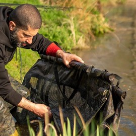One More Cast Heist PB Sling – Splash Camo Weigh Sling with Marine Grade Soft Touch Rubber Mesh & Reflective Night Markers – Fish-Friendly Retention System with Stink Bag