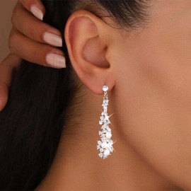 Inilbran Boho Long Crystal Pearl Earrings Gold Crystal Cluster Chandelier Dangle Earrings Vintage Rhinestone Long Earrings Sparkling CZ Crystal Stud Earrings Jewellery for Women and Girls, Pearl