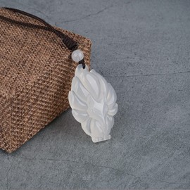 TIKCAUZ Fox Necklace Clear Quartz Nine-tailed Fox Amulet Pendant with Adjustable Rope Crystal and Healing Stone Fox Jewelry Christmas Gift for Men Women