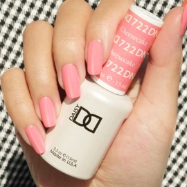 DND Gel Polish Set, Pink Collection, UV/LED Gel Polish and Air Dry Nail Lacquer, Matching Chip-Free Polish Duo, 722 Strawberry Cheesecake, 0.5 Fl Oz