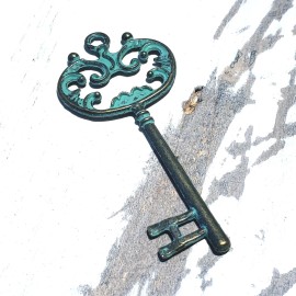 Cascade Vintage Look Bronze Verdigris Green Blue Patina Finish Skeleton Key Pendant