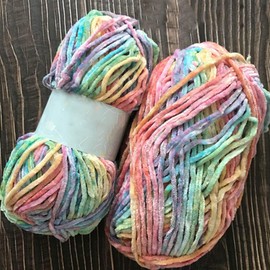 Clisil 100gram 196yard Gradient Velvet Yarn Crochet Knitting Dyed Rainbow Velvet Headband Hat Scarf Sweater Pillow Blanket Wrap DIY Soft Luxury Chenille Craft Yarns