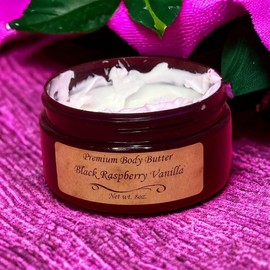 The Baddie Works - Body Butter suitable for body care. - Scent: Black Raspberry Vanilla