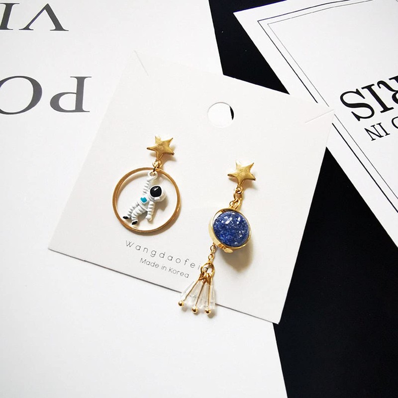 Creative Cartoon Astronaut Stud Earrings Asymmetric Spaceman Star Moon Drop