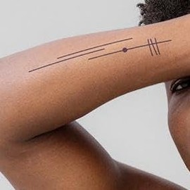 Minimalist Geometric Lines Tattoo | Temporalis® | Ephemeral, Vegan & Waterproof Tattoo - EU Certified Cosmetics - Lasts 1-2 weeks