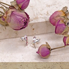 Tuscany Silver Women's Sterling Silver Pink Mother of Pearl Heart Kiss Earrings