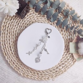 cioatu Cute Keychain Aesthetic Y2K Keychain Accessories Cute Heart Butterfly Strawberry Bear Key Chain for Keys Bags Women Gifts (1PCS Keys Heart)