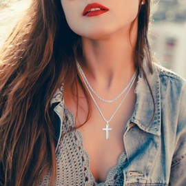 Myrnaist Necklace Cross Chain Women's Stainless Steel Layered Cross Chain Men with Removable Cross Pendant Hypoallergenic Fashion Jewellery Gifts for Boyfriend Boys Women and Girls, Stainless Steel