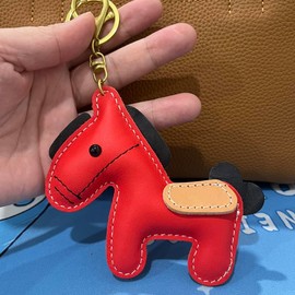 [Yocipa] Cute Genuine Leather Horse Keychain with Horse Design Charm Leather Key Chain Bag Charm Car Key Ring Bag Charm for Bag Keyring Accessories, red