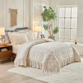 Joyreap 2 Pieces Flannel Ruffled Quilt Set Beige White, Twin Size Fluffy Velvet Ruffle Quilt, Soft n Cozy Microfiber Bedspread Bed Cover for All Season, 1 Quilt and 1 Pillow Sham- 68x88 inches