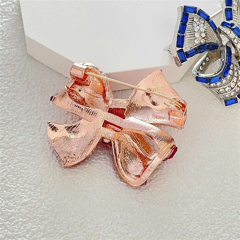 QLUYCKW Rhinestone Bow Brooch for Women Cute Fashion Sparkly Crystal