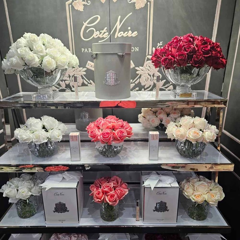 Cote Noire-Luxury Round 13 Rose Bud Bouquet Peach