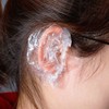 Large capacity waterproof dyeing earplugs ear caps disposable vinyl 100P hair beauty materials for dyeing hair salon earmuffs self-tool ear covers / 대용량 방수 염색 귀마개 이어캡 일회용 비닐 100P 염색용 헤어 미용 재료 미용실 귀덮개 셀프 도구 귀커버