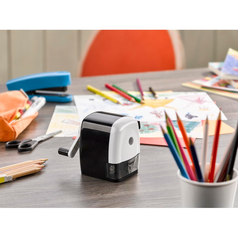 Dahle 133 Manual Standard and Oversized Pencil Sharpener - Adjustable
