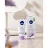 NIVEA Beruhigende Tagespflege 24h Feuchtigkeit LSF 15, parfumfreie Gesichtscreme f√ºr