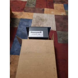 HONEYWELL C7031D-1062 / C7031D1062 (NEW IN BOX)