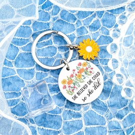 Daisy Gifts Inspirational Gifts for Women Girls Daughters She Believed She Could So She Did Keychain Spiritual Gift for Women Girls Graduation Gift for Her Birthday Christmas Presents for Friends