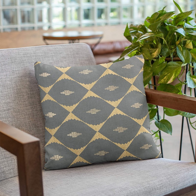 Plutus Brands Blue Plutus Cube Diamond Luxury Throw Pillow 18