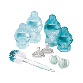 Tommee Tippee Closer to Nature Baby Bottle Starter Set, Naturally Shaped Teat with Anti-Colic Valve, Various Sizes, Blue
