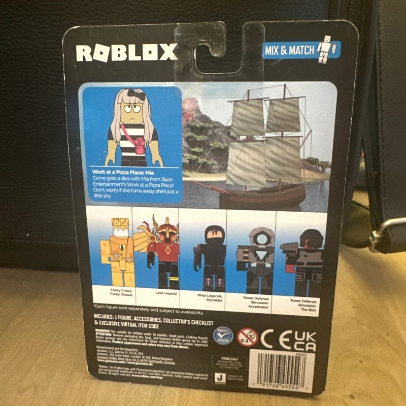 Roblox MISB Roblox Work at a Pizza Place: Mia Figure