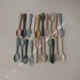 Mushie Set de cubiertos con tenedor y cuchara para niños | Juego de cubiertos reutilizable | Fabricado en Dinamarca | Libre de BPA | Equipamiento segu