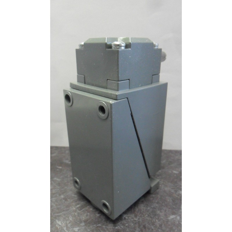 Allen-Bradley NEW ALLEN BRADLEY 802T-HP HI-TORQUE PLUG-IN SIDE ROTARY LIMIT