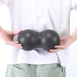 Natudeco Yoga Massage Ball Peanut Massage Ball Double Massage Ball Roller Multi Zone Massage Relaxing Muscles Massaging Equipment for Athletes and Yoga Enthusiasts(Black)