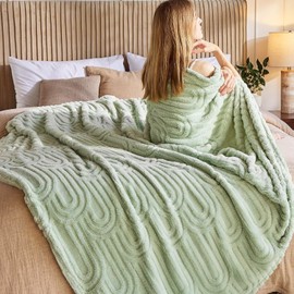 Wajade Fleece Throw Blanket, Fluffy Faux Fur Blanket for Bed Sofa Couch, Soft Warm Thick Blanket,Sage Green 178x203