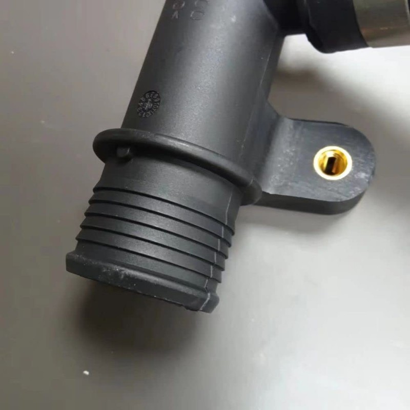 CHERISH-AUTO 1PCS OEM 30774514 LR005563 water tank pipe Compatible with